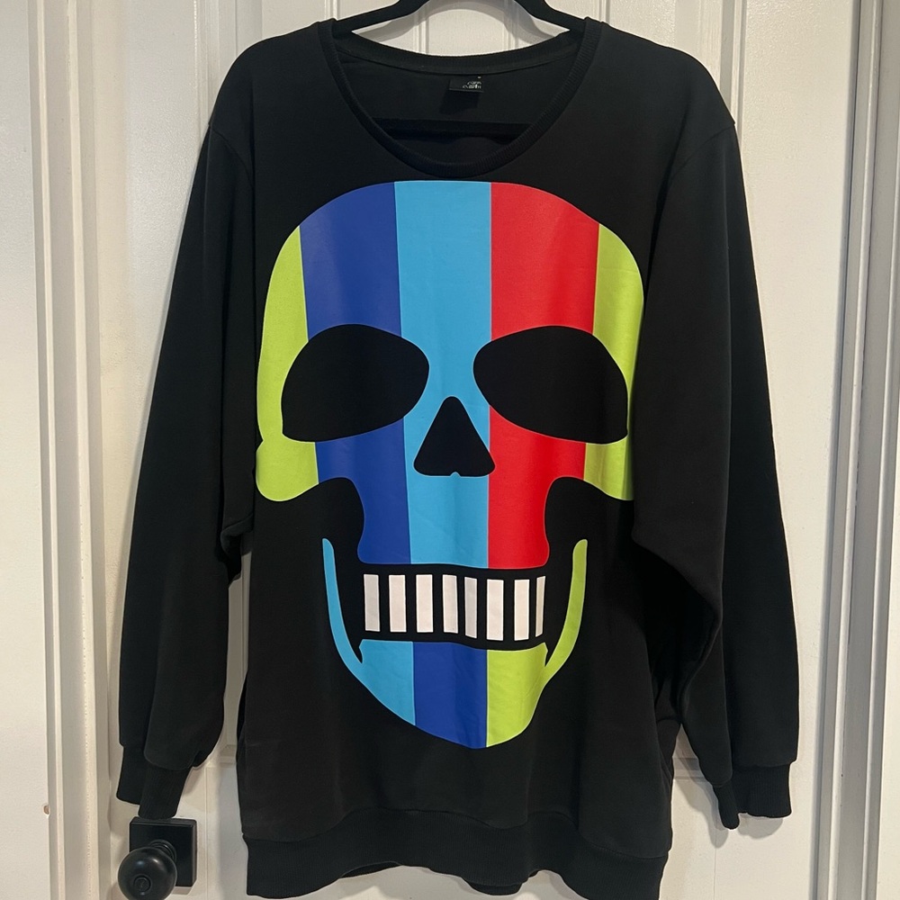 Cubik Cloth Colorful Striped Skull Graphic Black‎ Sweatshirt. Size Medium.